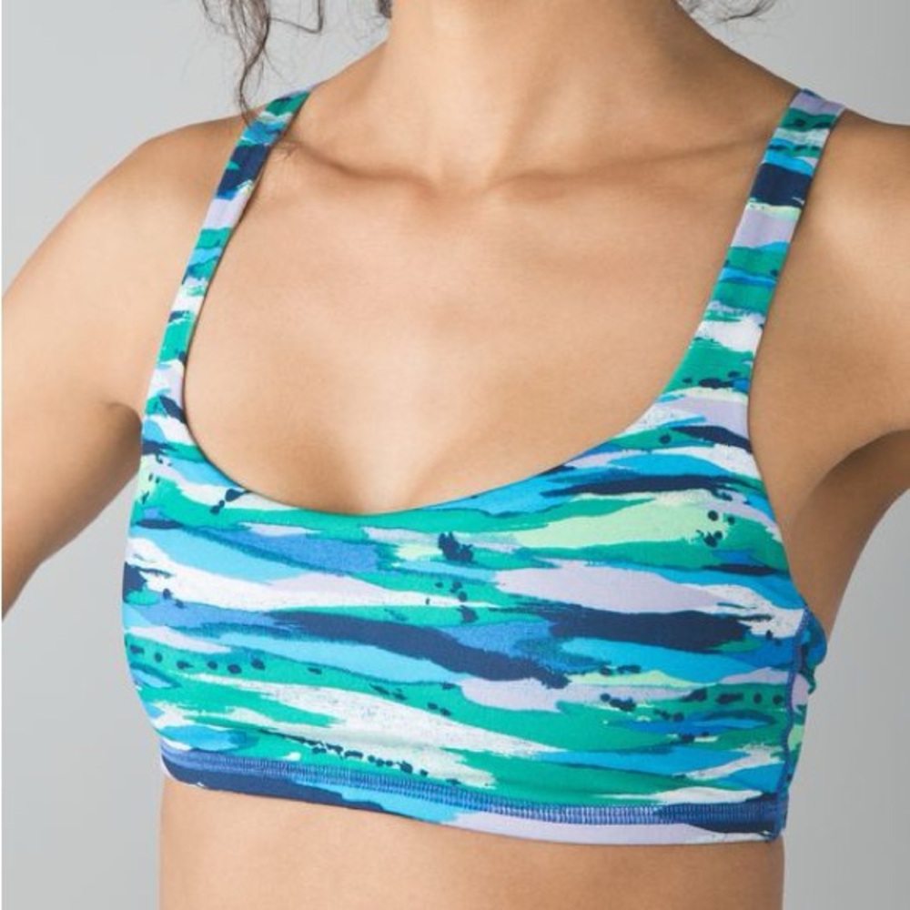 Women's Lululemon Free to be Green and Blue Patterned Sports Bra size 6